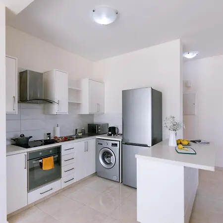 Modern 1 Bedroom Apartment Paphos